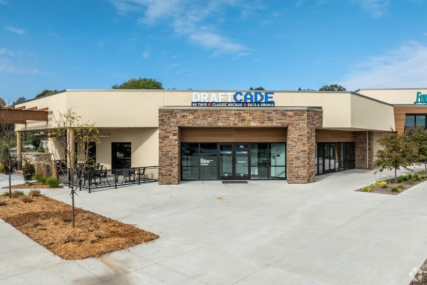 More Photos Of 606-780 N 114th St, Omaha Unknown For Lease