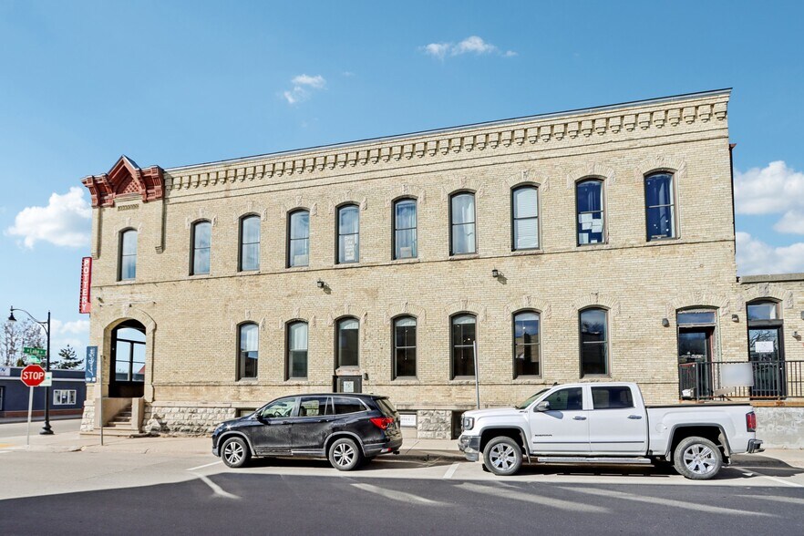More Photos Of 101 Church St, Lake Mills Loft Creative Space For Sale