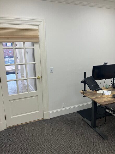More Photos Of 27 Pine St, New Canaan Office For Lease