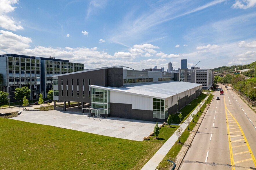 Primary Photo Of 709 Technology Dr, Pittsburgh Research And Development For Lease