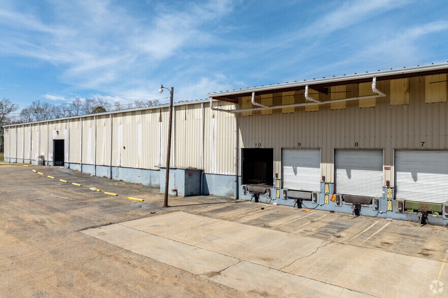 More Photos Of 119 Anderson Ct, Dothan Warehouse For Lease