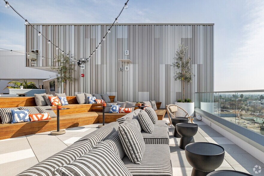 More Photos Of 5935 W Pico Blvd, Los Angeles Apartments For Lease