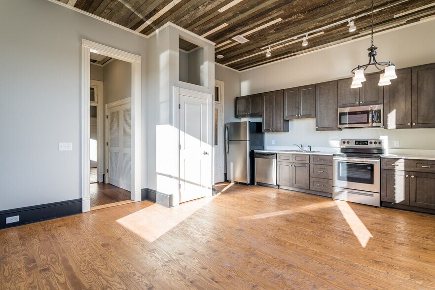 More Photos Of 201 Chatham St, Sanford Office Residential For Sale