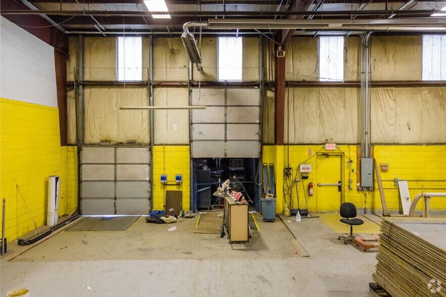 More Photos Of 22-24 Riverview Dr, Marlboro Warehouse For Lease