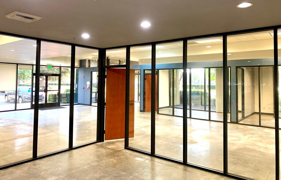 More Photos Of 14335-14345 Pipeline Ave, Chino Light Manufacturing For Lease