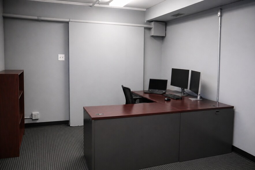 More Photos Of 939 Burke St, Winston-Salem Office For Lease