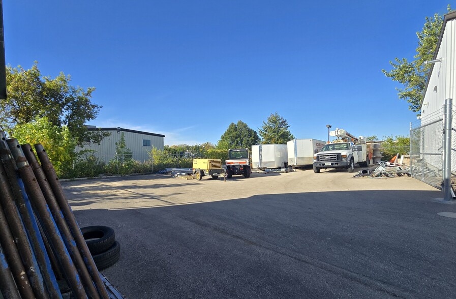 More Photos Of 6909 Seybold Rd, Madison Research And Development For Lease