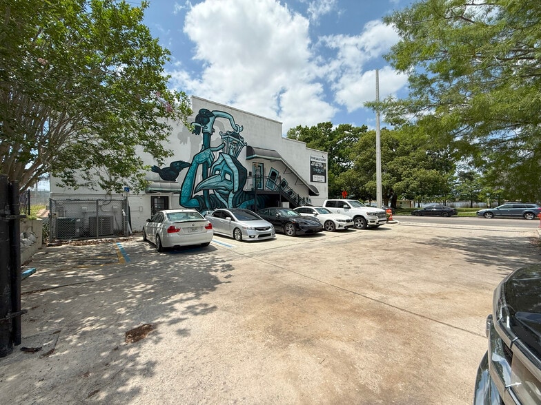 More Photos Of 1235 N Orange Ave, Orlando General Retail For Sale