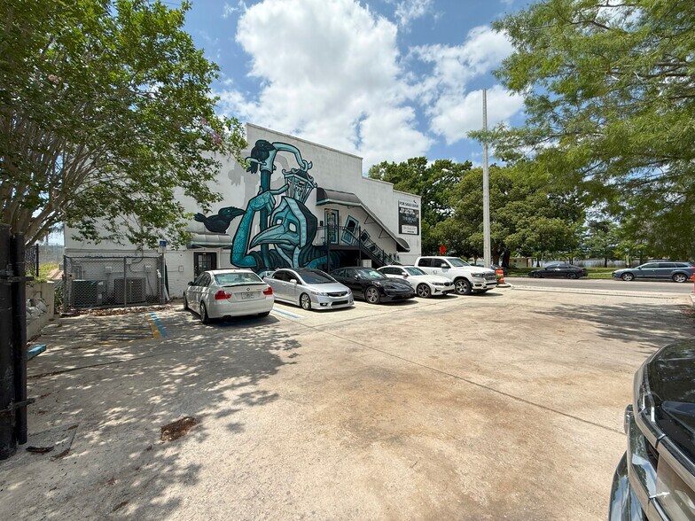 More Photos Of 1235 N Orange Ave, Orlando General Retail For Sale