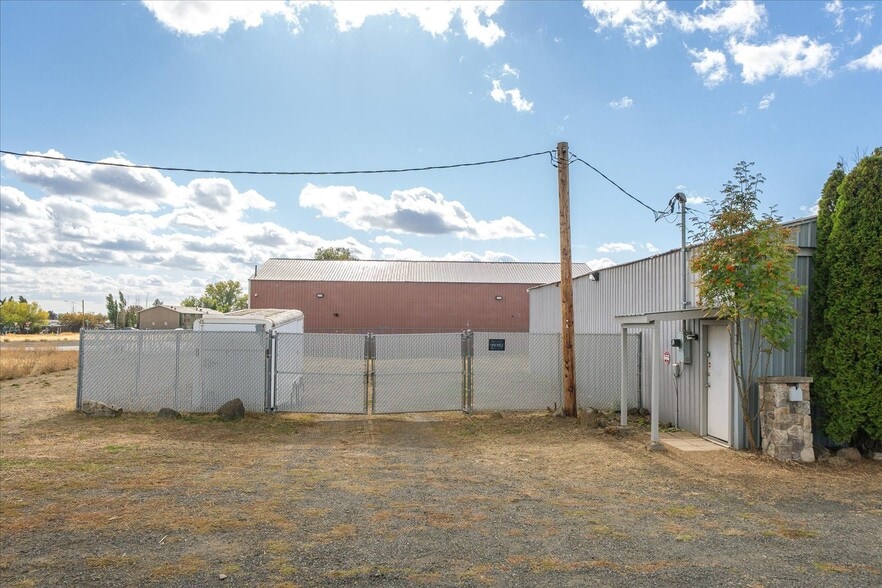More Photos Of 12825 W 17th Ave, Airway Heights Warehouse For Sale