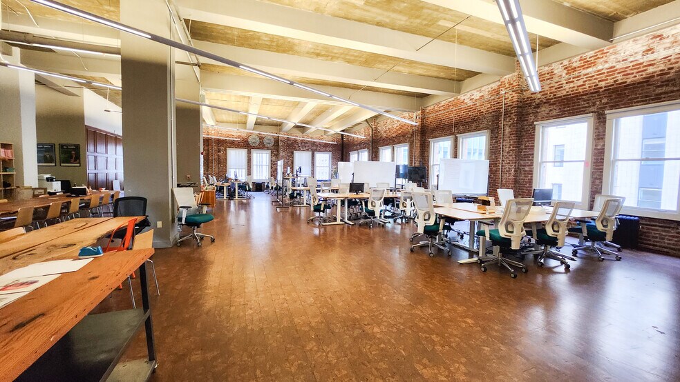 More Photos Of 18-22 Battery St, San Francisco Office For Lease