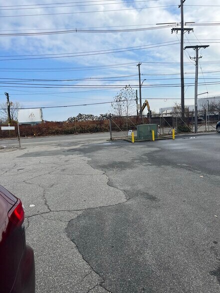 More Photos Of 12 Lehigh St, Providence Service For Lease