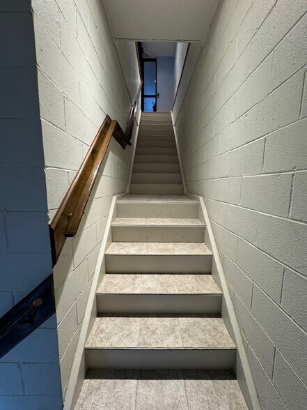 More Photos Of 8 Maple Dr, Monroe Warehouse For Lease