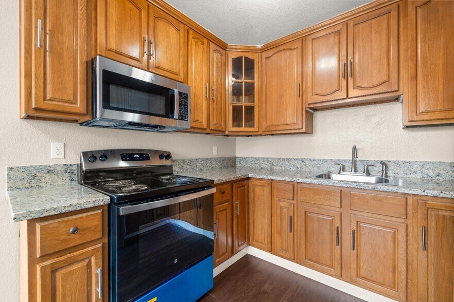 More Photos Of 2944 Del Paso Blvd, Sacramento Apartments For Sale