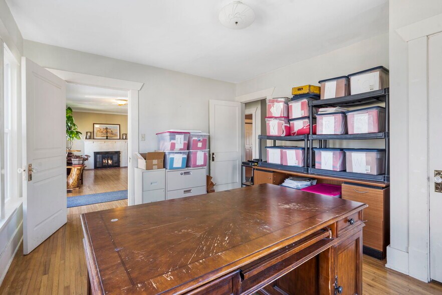 More Photos Of 1658 Saint Louis St, Springfield Office For Lease