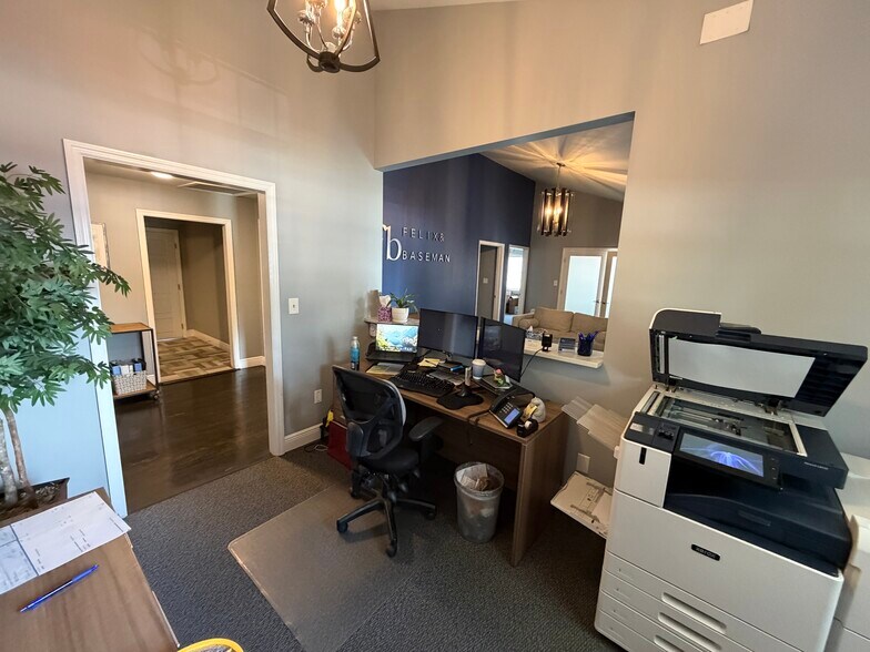 More Photos Of 3714 W Horatio St, Tampa Office For Sale