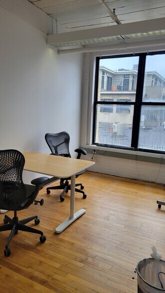 More Photos Of 90 Hamilton St, Cambridge Office For Sale