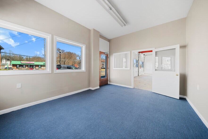 More Photos Of 318 Hazard Ave, Enfield Auto Repair For Sale