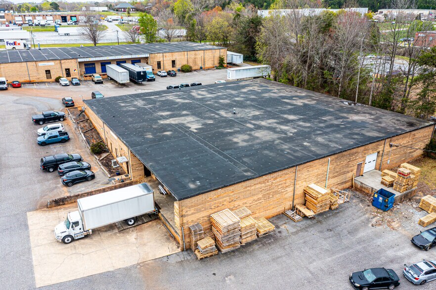 More Photos Of 3340 20th Ave SE, Newton Unknown For Lease