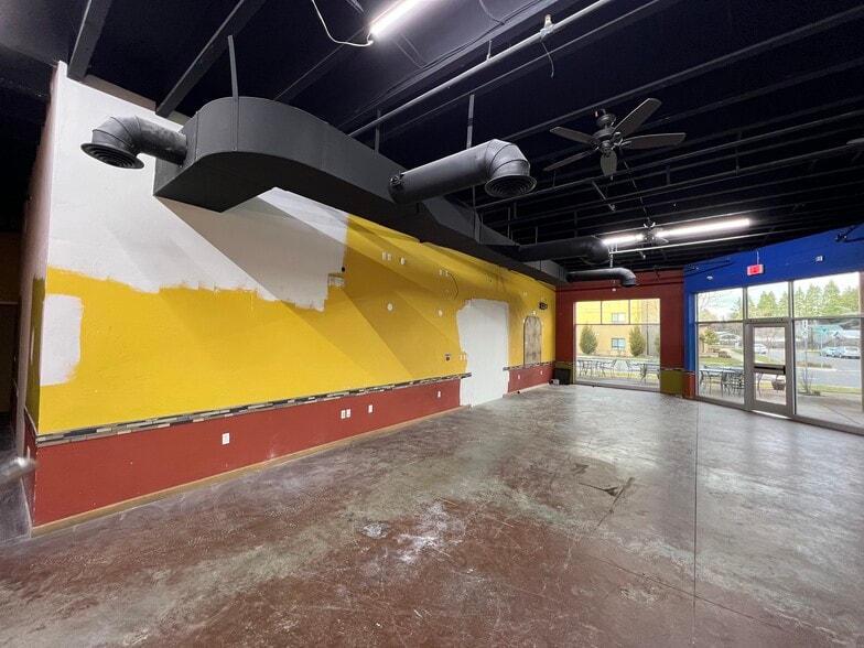 More Photos Of 2840 Crescent Ave, Eugene Freestanding For Lease