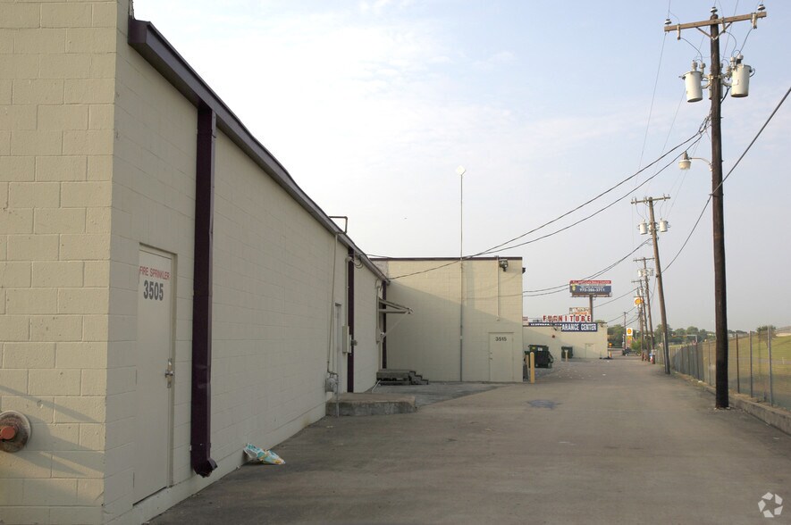 More Photos Of 3501-3641 Shepherd Ln, Balch Springs General Retail For Lease