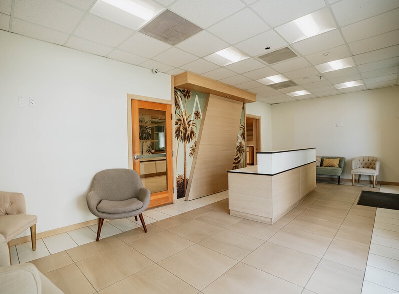 More Photos Of 42650 Melanie Pl, Palm Desert Loft Creative Space For Lease