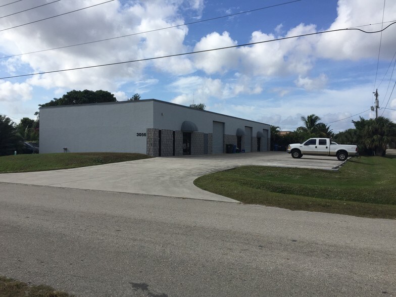 More Photos Of 3056 Palm Ave, Fort Myers Warehouse For Lease
