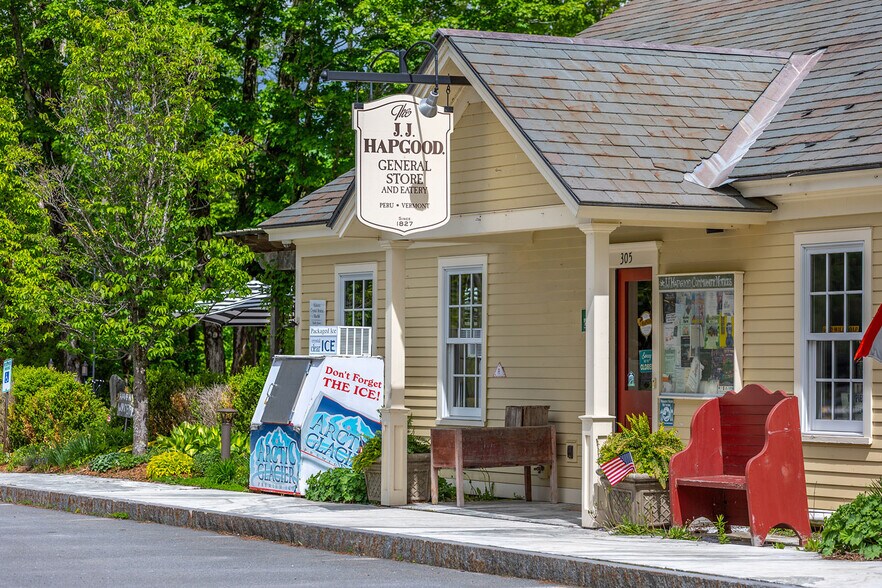 More Photos Of 305 Main St, Peru Restaurant For Sale