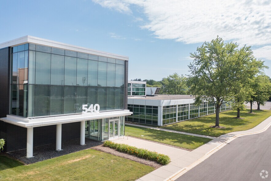 More Photos Of 540 W Northwest Hwy, Barrington Unknown For Lease