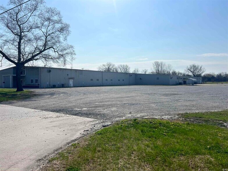 More Photos Of 1015 W 9th St, Mount Carmel Warehouse For Sale
