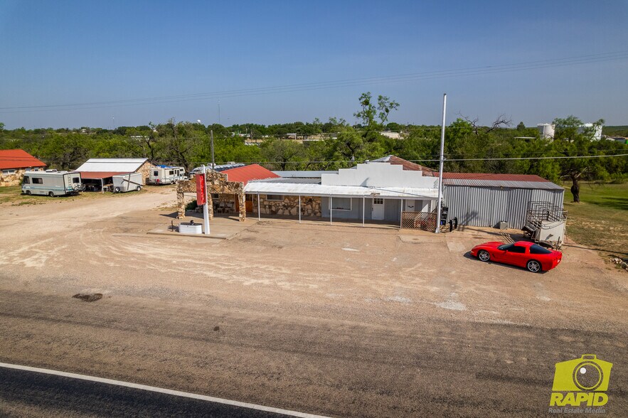 More Photos Of 425 Highland Park, Robert Lee Flex For Sale