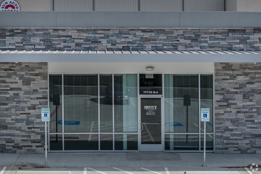 More Photos Of 17110 House Hahl Rd, Cypress Office For Lease