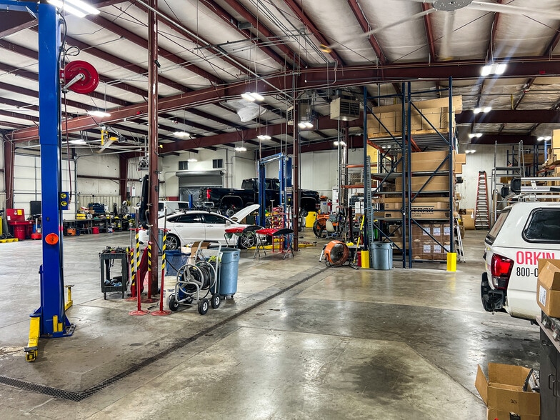 More Photos Of 311-315 N Burch St, Olathe Manufacturing For Sale