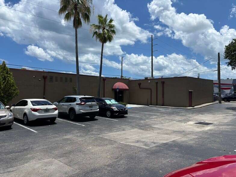 More Photos Of 101 N Dixie Hwy, Hallandale Beach Manufacturing For Sale