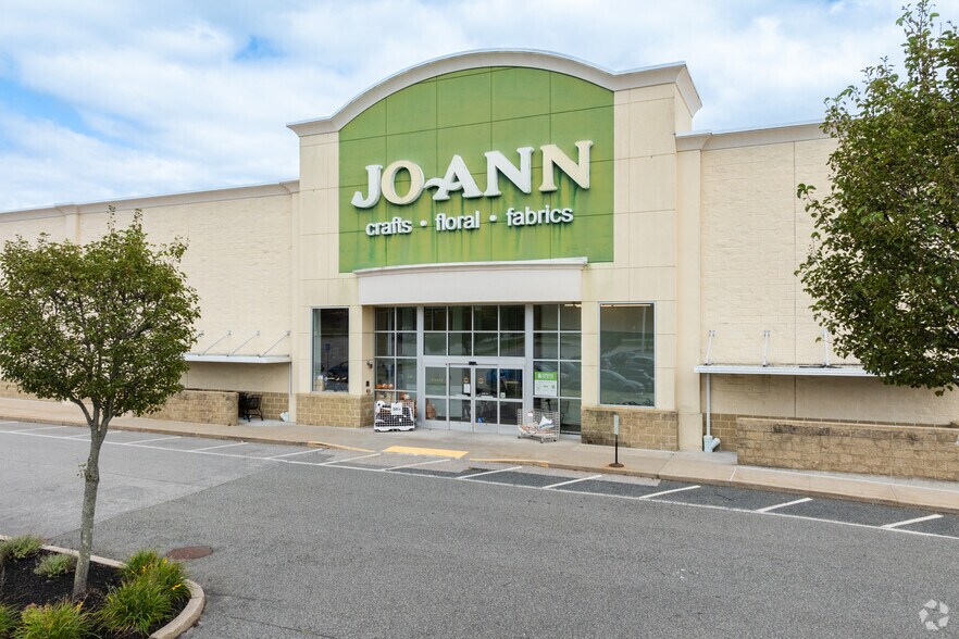 More Photos Of 1300-1500 S Washington St, North Attleboro Unknown For Lease