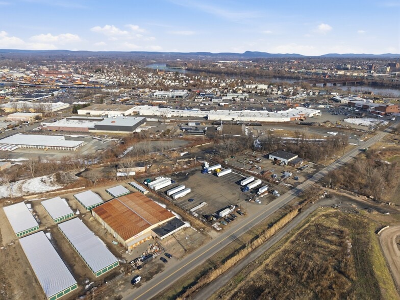 More Photos Of 186 Agawam Ave, West Springfield Land For Lease