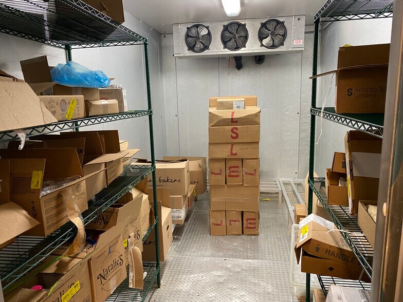 More Photos Of 5100 Lee Hwy, Bristol Restaurant For Sale