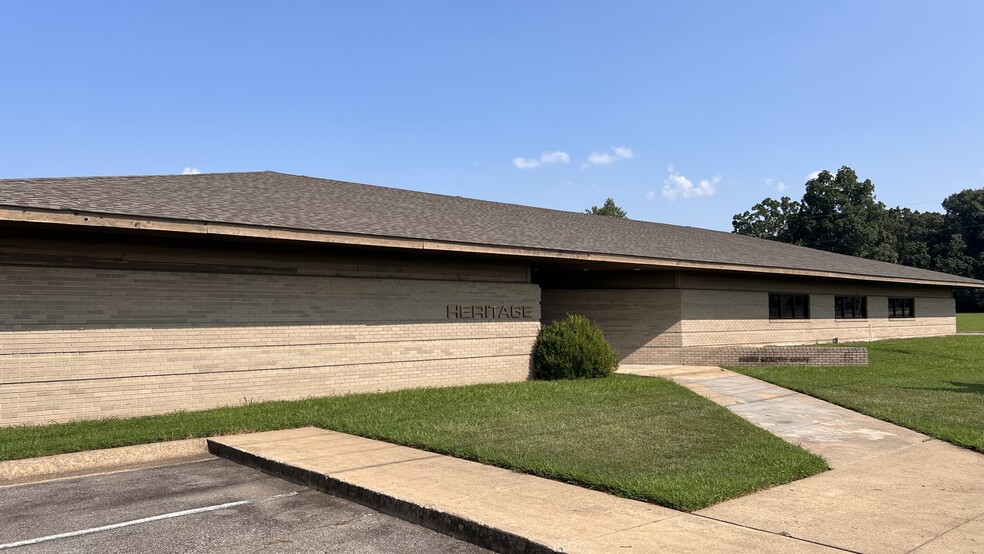 Primary Photo Of 2900 S Main St, Searcy Office For Sale