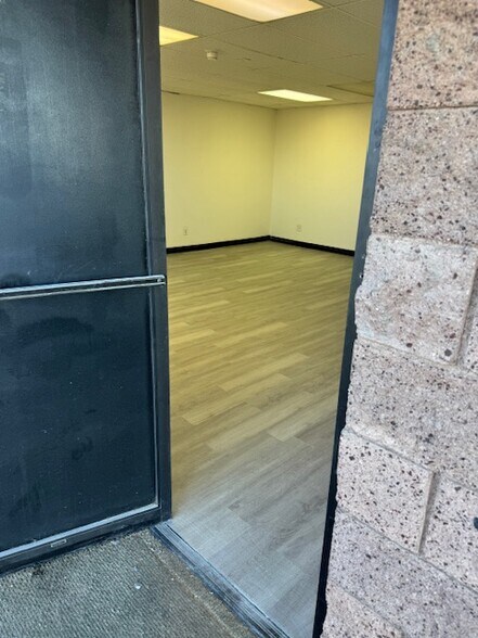 More Photos Of 1590 Foothill Dr, Boulder City Light Distribution For Sale