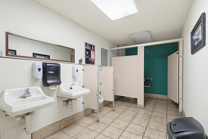 More Photos Of 3524 McCulloch Blvd N, Lake Havasu City Restaurant For Sale