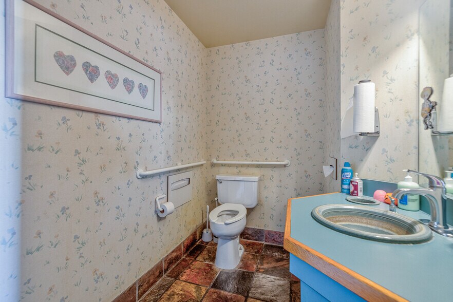 More Photos Of 16336 Whittier Blvd, Whittier Medical For Sale