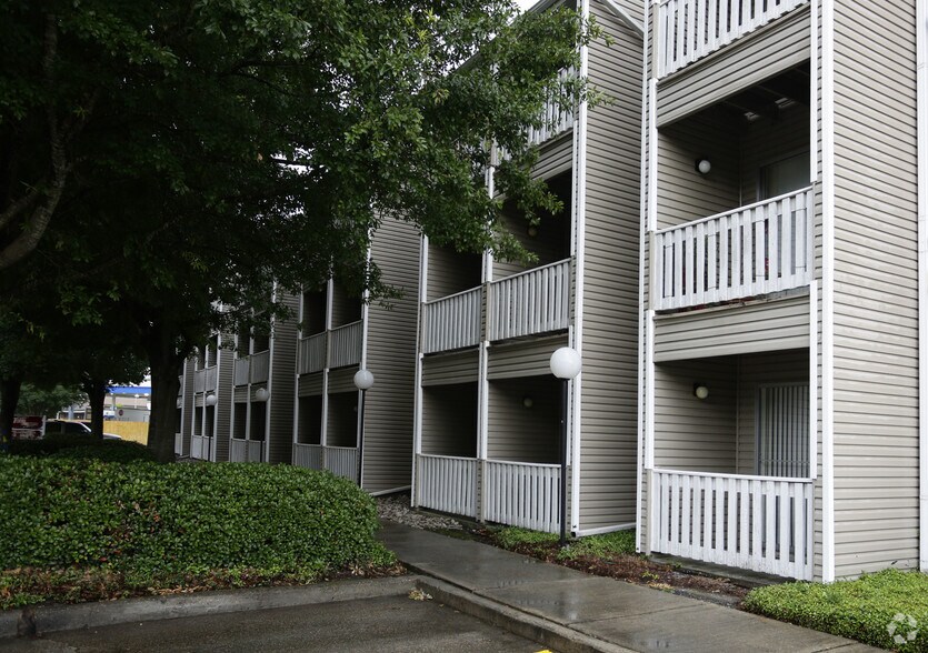 More Photos Of 5855 Citrus Blvd, New Orleans Apartments For Sale