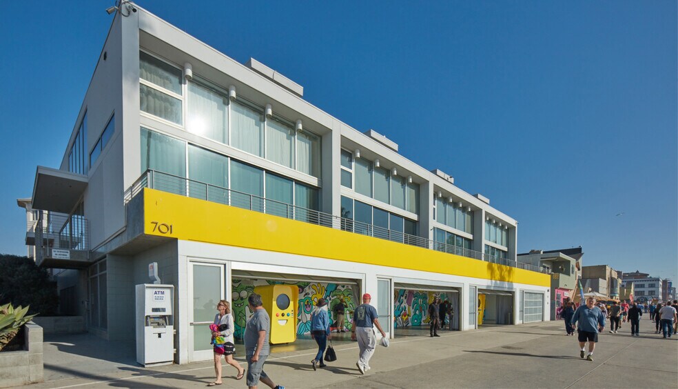 More Photos Of 701 Ocean Front Walk, Venice Unknown For Lease