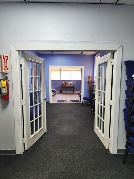 More Photos Of 3463 Flat Shoals Rd, Decatur Office Residential For Sale