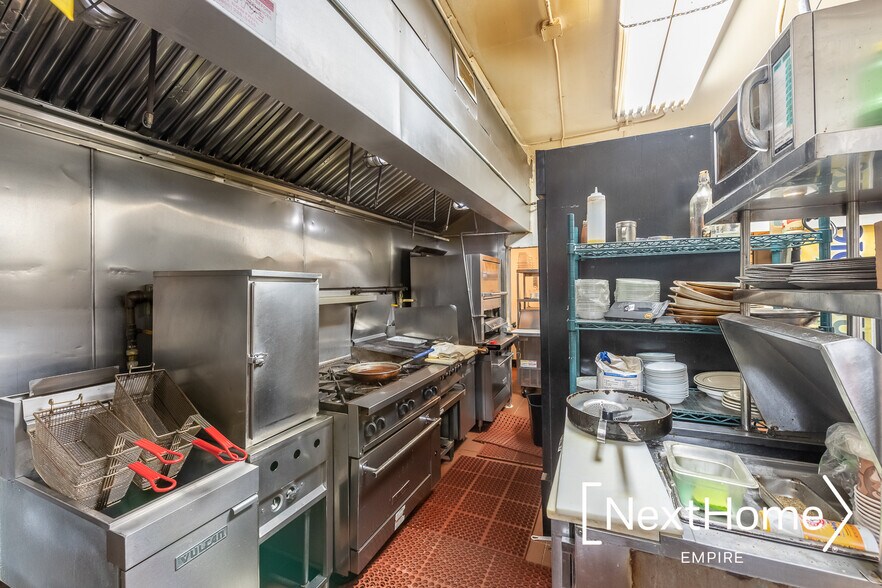 More Photos Of 34-10 31st Ave, Long Island City General Retail For Sale