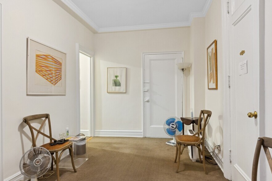 More Photos Of 525 West End Ave, New York Apartments For Lease