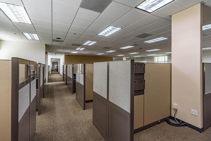 More Photos Of 314-320 E Avenue K6, Lancaster Industrial For Lease
