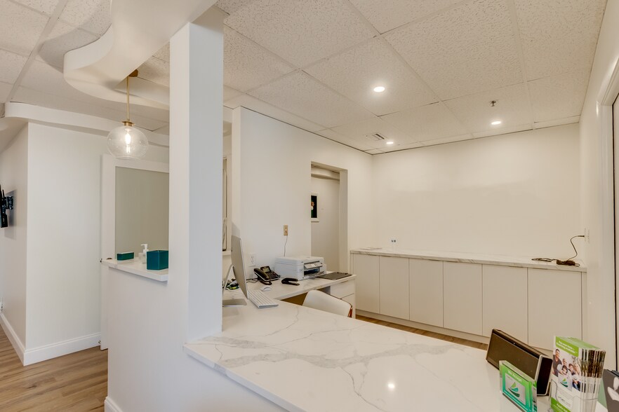 More Photos Of 2151 E Commercial Blvd, Fort Lauderdale Medical For Lease