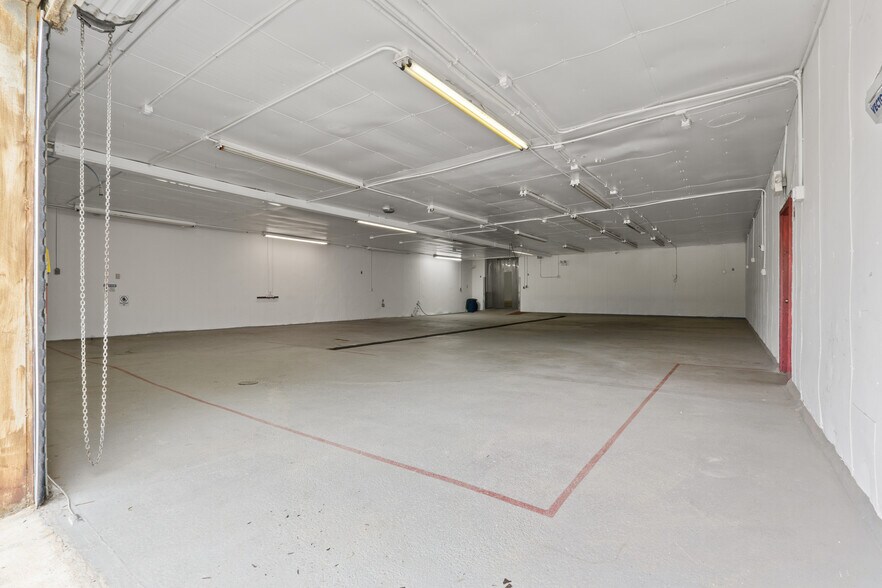 More Photos Of 25 Word St, Fairburn Warehouse For Sale
