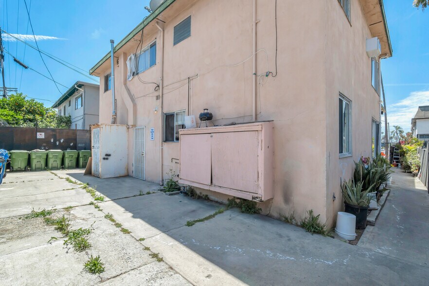 More Photos Of 132 N Normandie Ave, Los Angeles Apartments For Sale